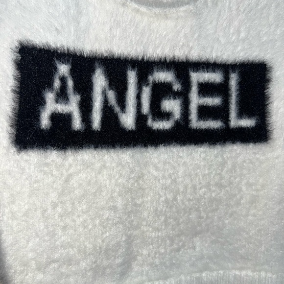 Fuzzy Angel Cropped Tank Top - Picture 3 of 3